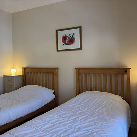 Maison Spacieuse Et Fonctionnelle - 5 Chambres, Terrasse, Parking Prive - Fr-1-548-27 *